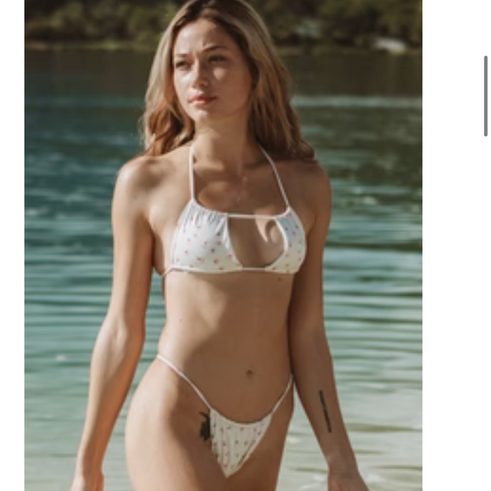 PETITE ALOHA Lychee Flower Bandeau String Top